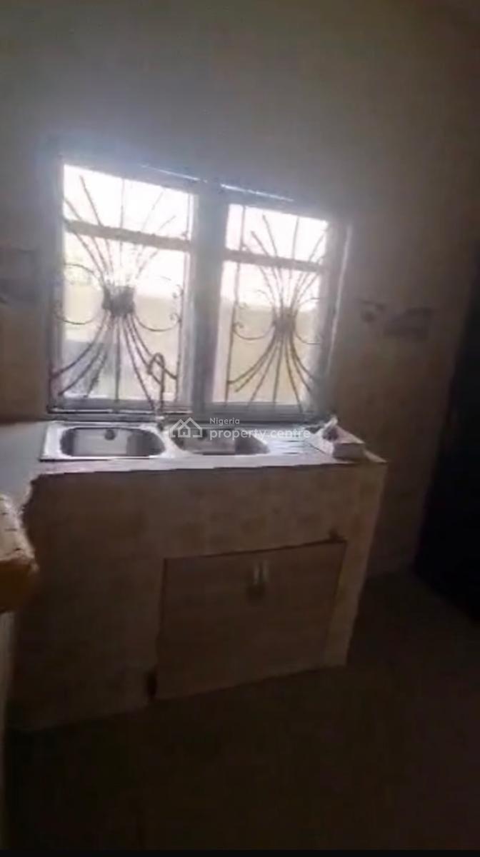 *3 Bedroom Apartment Available, Mobil Road Ilaje, Ajah, Lagos, Flat / Apartment for Rent