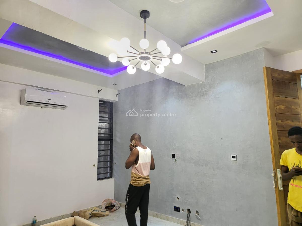 Furnished Flat in Yaba, Yaba, Yaba, Lagos, Flat / Apartment for Sale