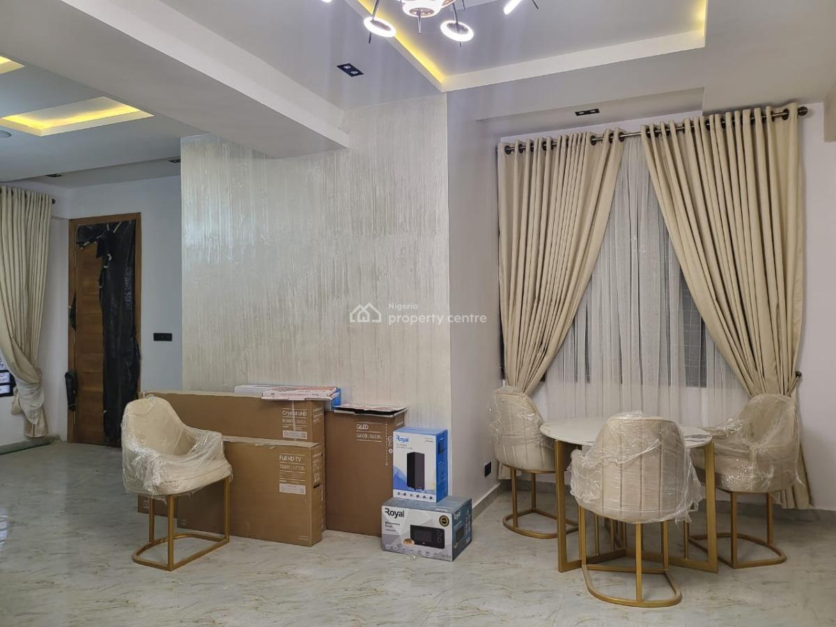Furnished Flat in Yaba, Yaba, Yaba, Lagos, Flat / Apartment for Sale