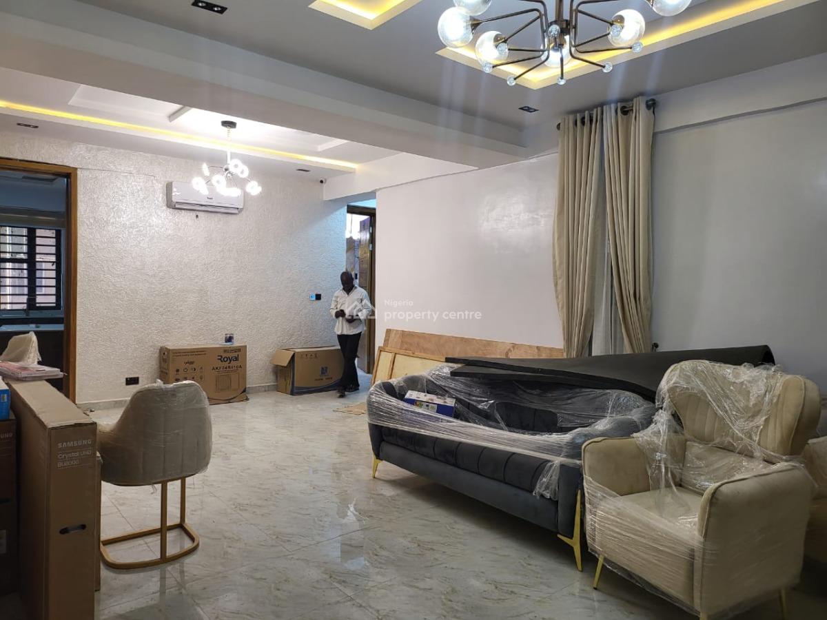 Furnished Flat in Yaba, Yaba, Yaba, Lagos, Flat / Apartment for Sale