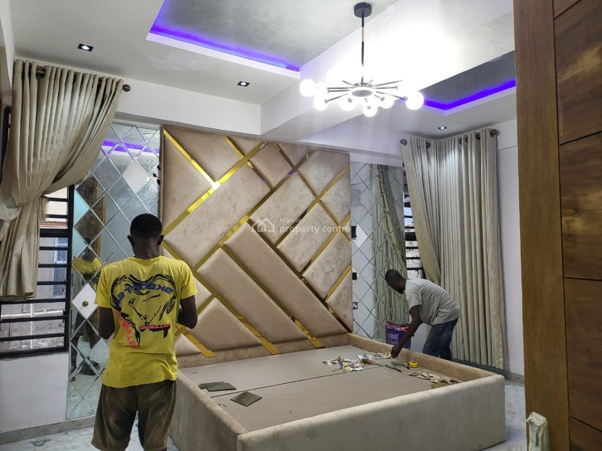 Furnished Flat in Yaba, Yaba, Yaba, Lagos, Flat / Apartment for Sale