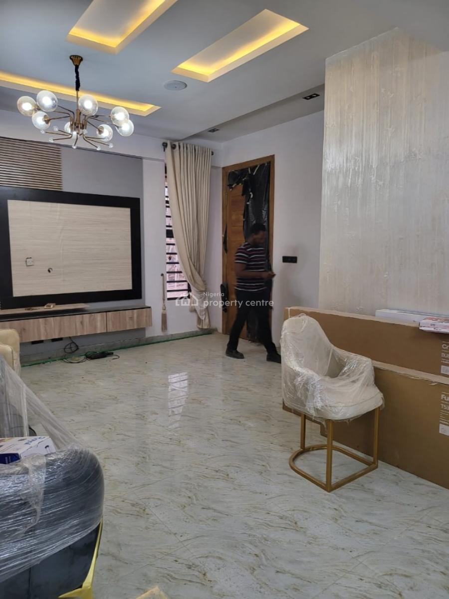Furnished Flat in Yaba, Yaba, Yaba, Lagos, Flat / Apartment for Sale