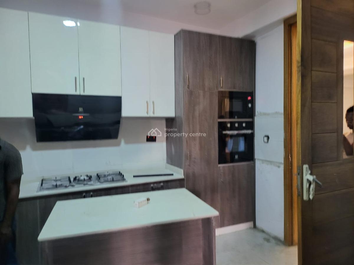 Furnished Flat in Yaba, Yaba, Yaba, Lagos, Flat / Apartment for Sale
