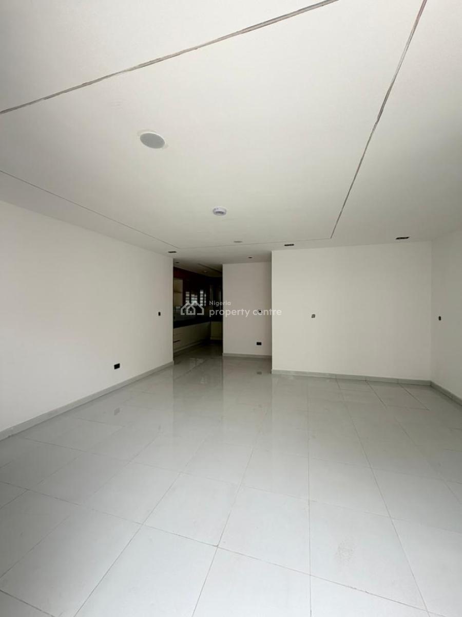 Well Spacious 1 Bedroom Apartment, Vgc, Lekki, Lagos, Block of Flats for Sale