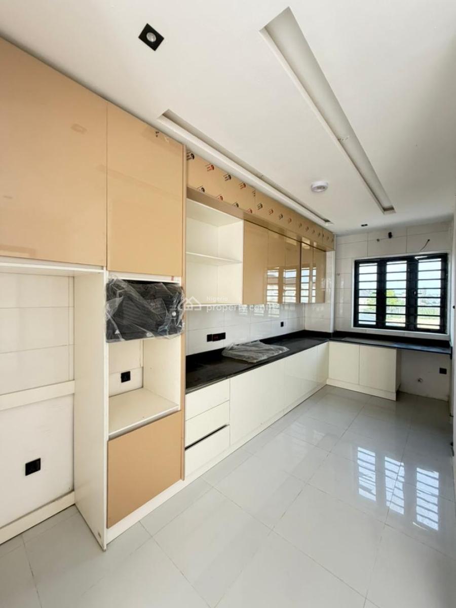 Well Spacious 1 Bedroom Apartment, Vgc, Lekki, Lagos, Block of Flats for Sale