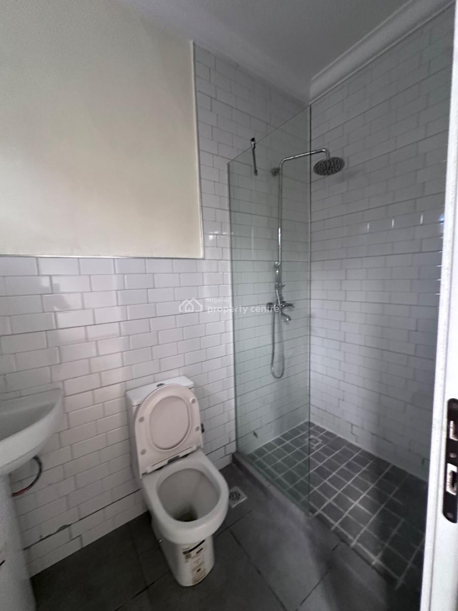 Spacious 3bedroom Apartment with Bq, Off Eric Moore Road, Surulere Lagon, Surulere, Lagos, Block of Flats for Sale