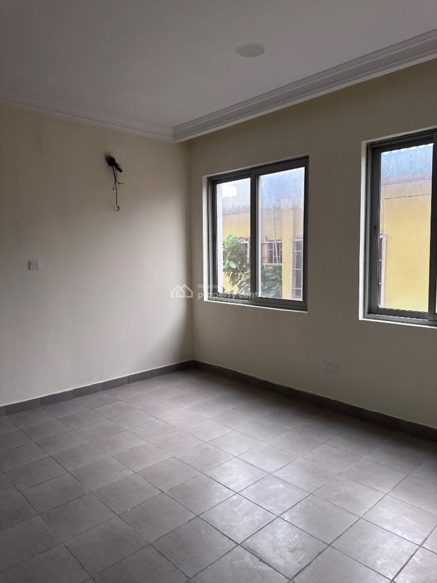 Spacious 3bedroom Apartment with Bq, Off Eric Moore Road, Surulere Lagon, Surulere, Lagos, Block of Flats for Sale