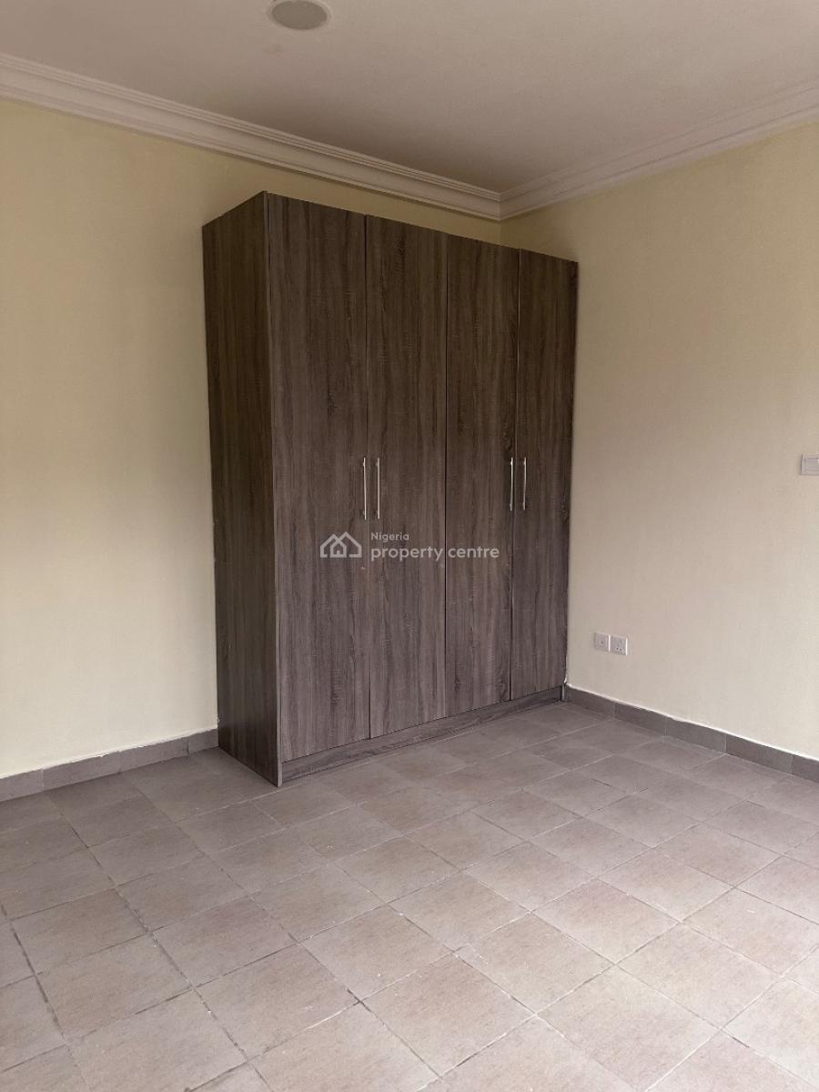 Spacious 3bedroom Apartment with Bq, Off Eric Moore Road, Surulere Lagon, Surulere, Lagos, Block of Flats for Sale