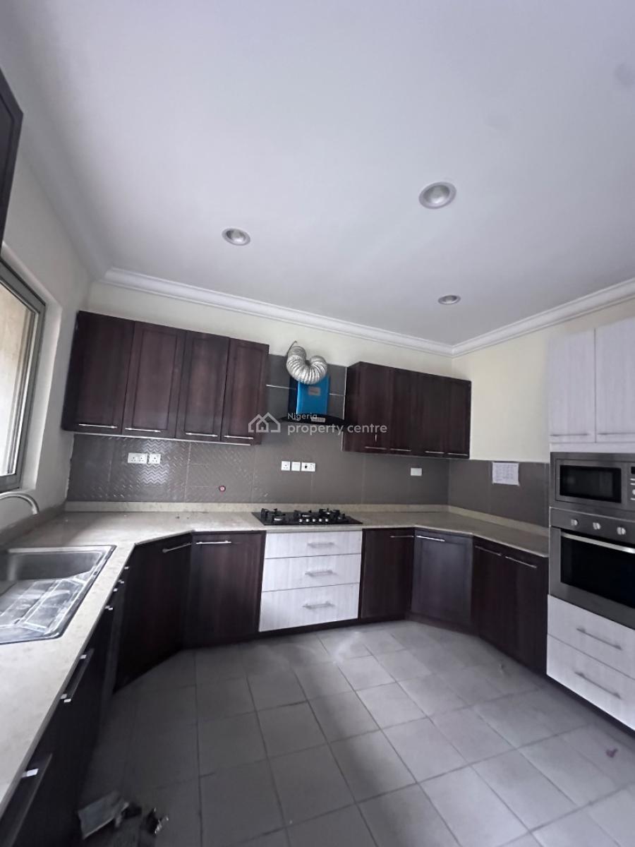 Spacious 3bedroom Apartment with Bq, Off Eric Moore Road, Surulere Lagon, Surulere, Lagos, Block of Flats for Sale