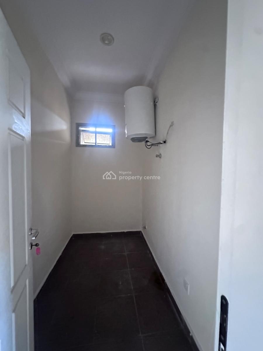 Spacious 3bedroom Apartment with Bq, Off Eric Moore Road, Surulere Lagon, Surulere, Lagos, Block of Flats for Sale