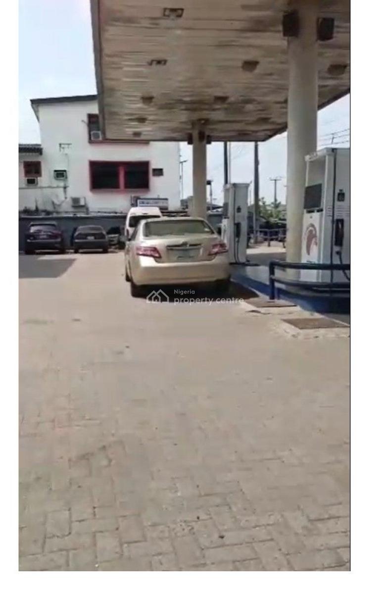 Filling Station Vacant Possession, Yaba Bus Stop, Yaba, Lagos, Filling Station for Sale