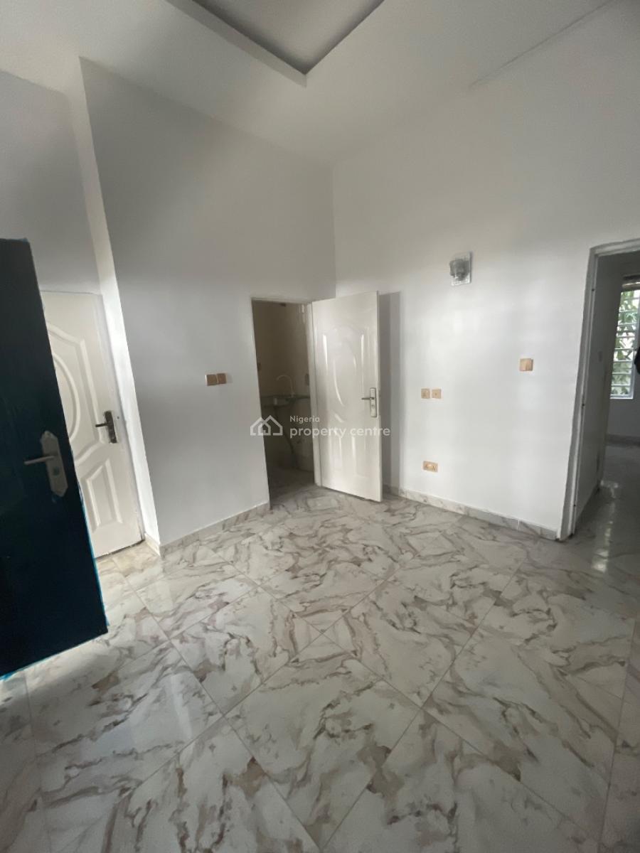 Mini Flat 20/24hrs Light Nice Compound 2 Toilet, Thomas, Ajah, Lagos, House for Rent
