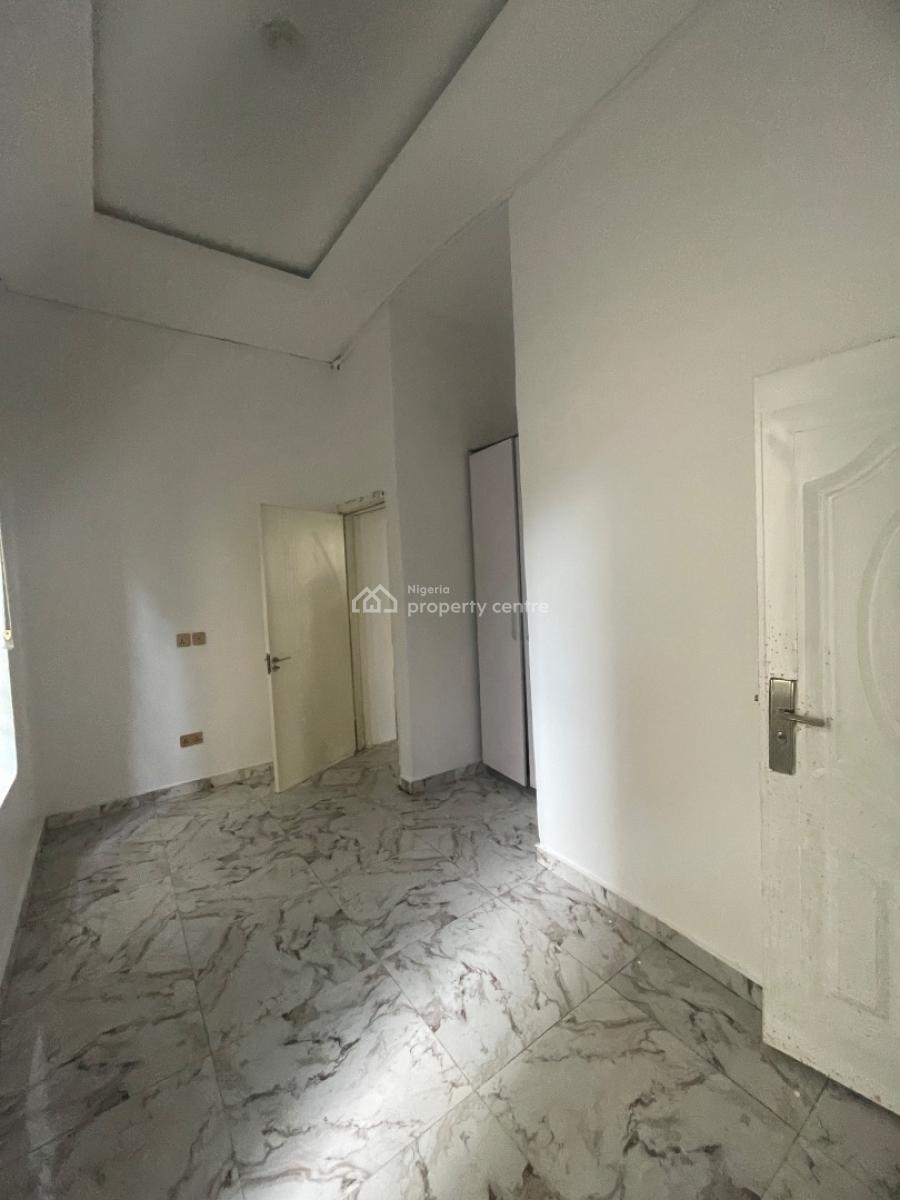 Mini Flat 20/24hrs Light Nice Compound 2 Toilet, Thomas, Ajah, Lagos, House for Rent
