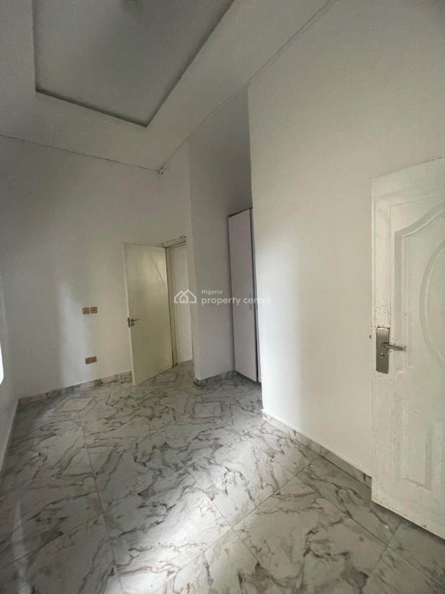 Mini Flat 20/24hrs Light Nice Compound 2 Toilet, Thomas, Ajah, Lagos, House for Rent