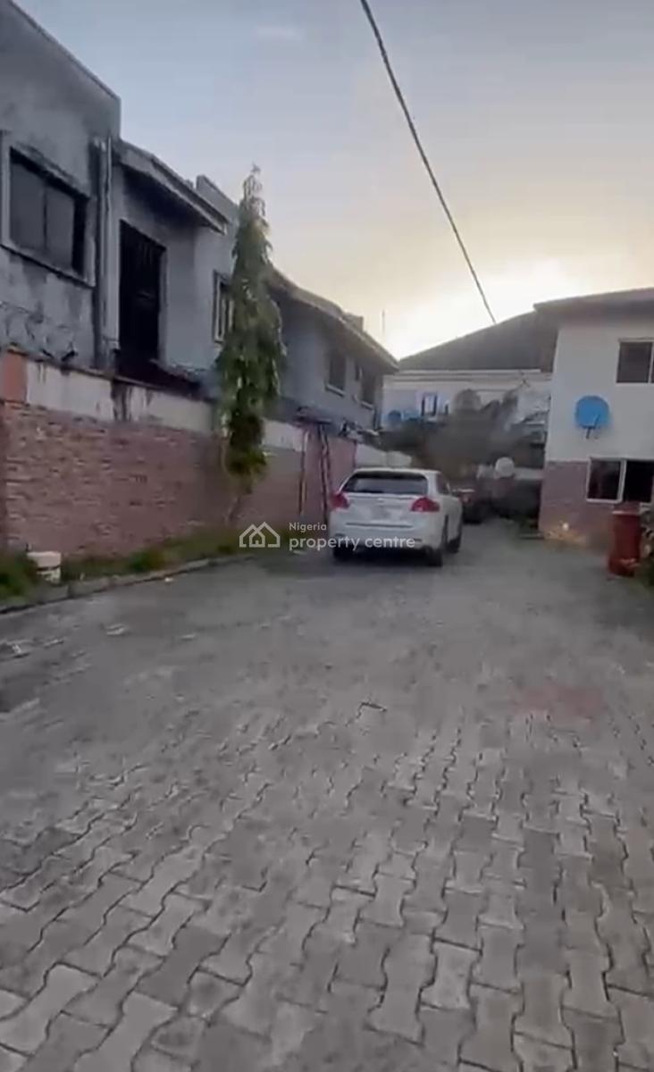 Demolishable Properties in a Prestigious Estate, Thomas Estate, Ajiwe, Ajah, Lagos, Residential Land for Sale