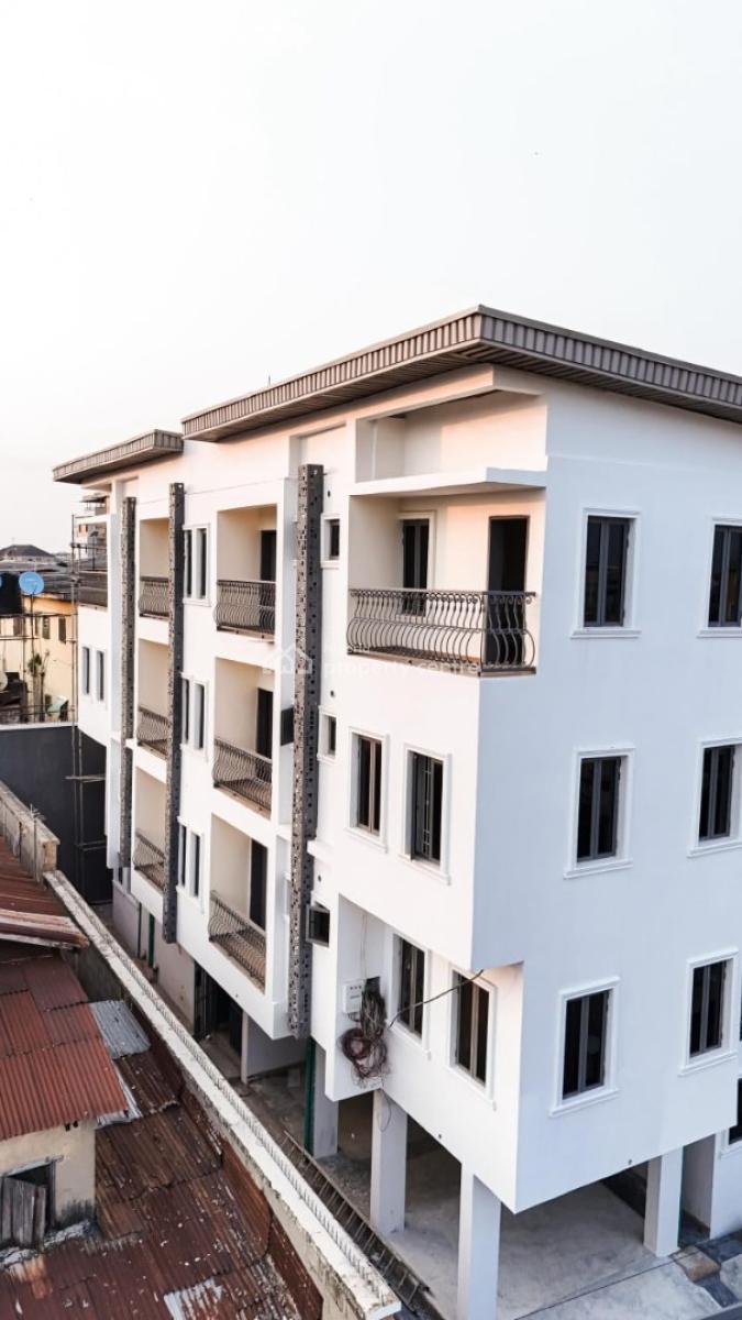 *prime Investors Delight  at Akoka*  *direct Brief*  a 14 Uni, Akoka, Yaba, Lagos, Block of Flats for Sale