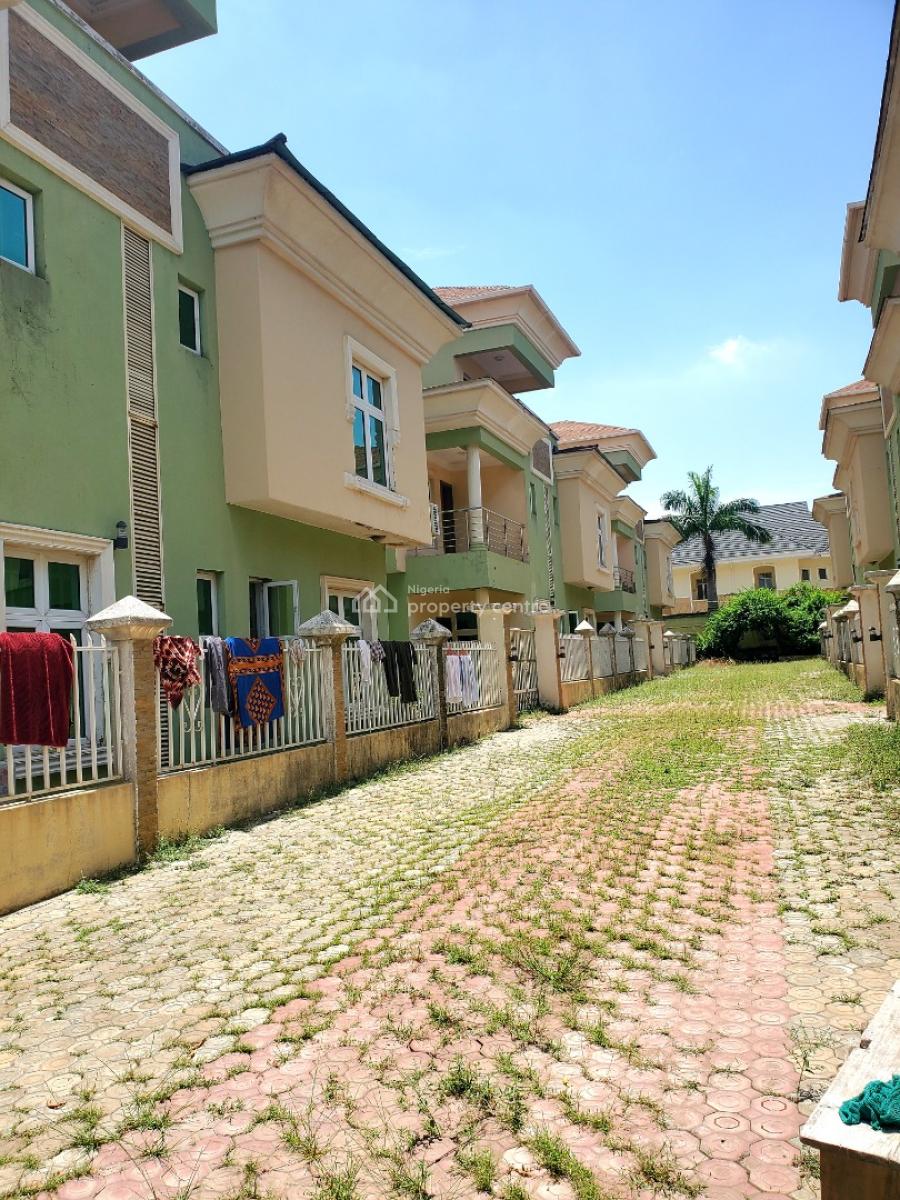 Luxury 4-bedroom Semi-detached Duplex with 1 Guest Chalet & Bq, Asokoro District, Abuja, Semi-detached Duplex for Rent