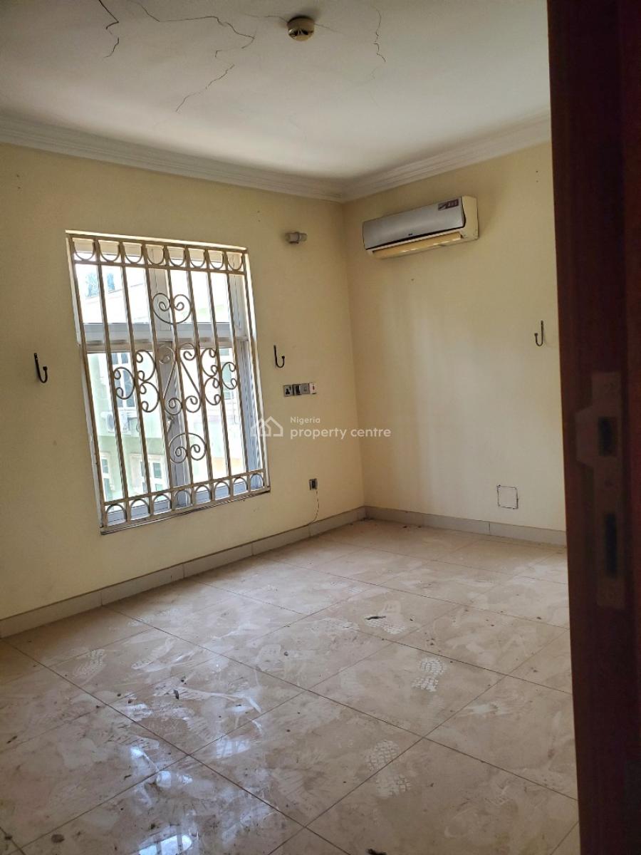Luxury 4-bedroom Semi-detached Duplex with 1 Guest Chalet & Bq, Asokoro District, Abuja, Semi-detached Duplex for Rent