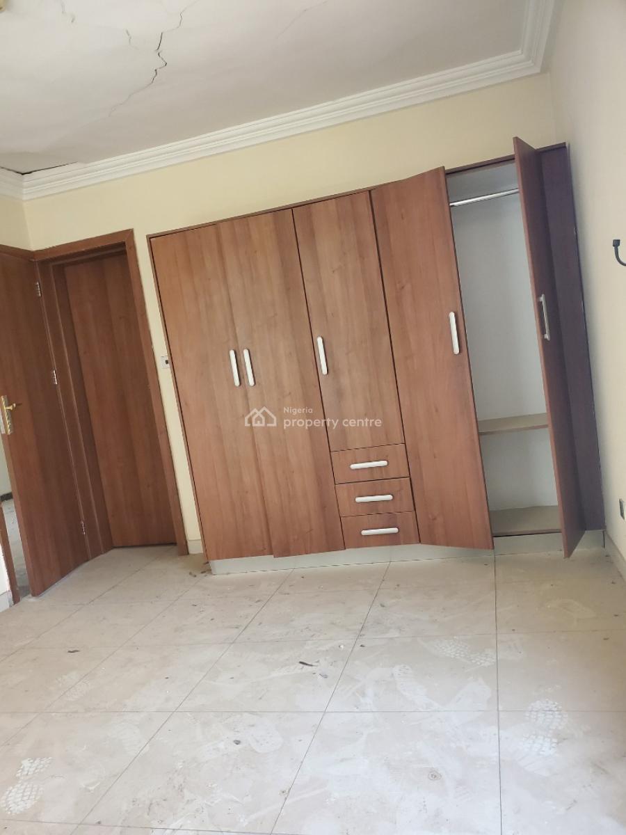 Luxury 4-bedroom Semi-detached Duplex with 1 Guest Chalet & Bq, Asokoro District, Abuja, Semi-detached Duplex for Rent