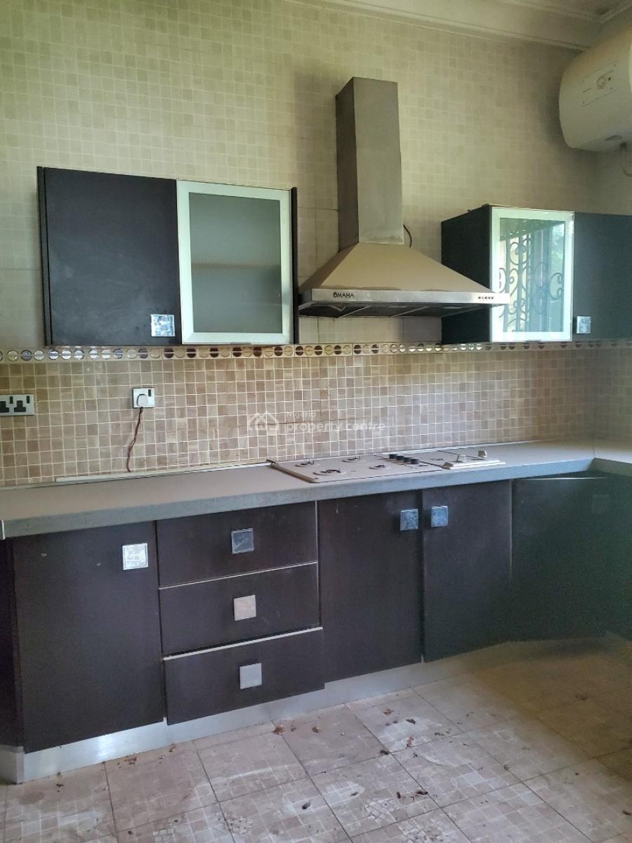Luxury 4-bedroom Semi-detached Duplex with 1 Guest Chalet & Bq, Asokoro District, Abuja, Semi-detached Duplex for Rent