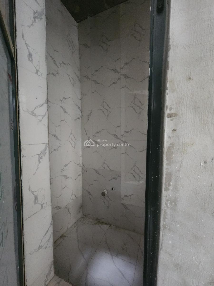 130sqm Office Space Available in a Good Area, Herbert Macaulay Way, Yaba, Lagos, Office Space for Rent