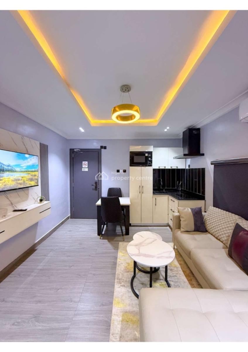 Cozy 1-bedroom Apartment with Swimming Pool in Opebi, Folorunsho Kuku Street, Opebi, Ikeja, Ikeja, Lagos, Mini Flat (room and Parlour) Short Let