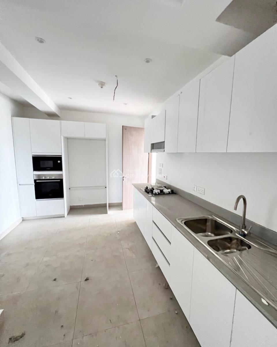 Fully Serviced 2 Bedroom Apartment with Pool Gym & Elevator, Well Built Property with Spacious Rooms , Children’s Playground, Lekki Phase 1, Lekki, Lagos, Flat / Apartment for Rent