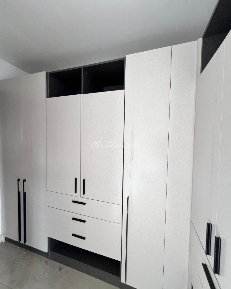 Fully Serviced 2 Bedroom Apartment with Pool Gym & Elevator, Well Built Property with Spacious Rooms , Children’s Playground, Lekki Phase 1, Lekki, Lagos, Flat / Apartment for Rent