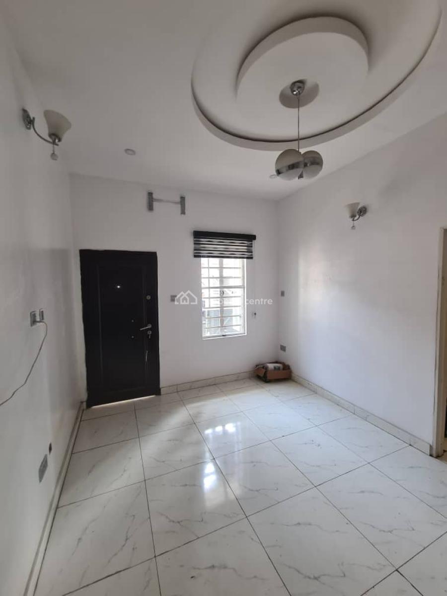 a Well Maintained  4 Bedroom  Semi-detached Duplex with a Room Bq, Oral Estate, Lekki, Lagos, Semi-detached Duplex for Rent