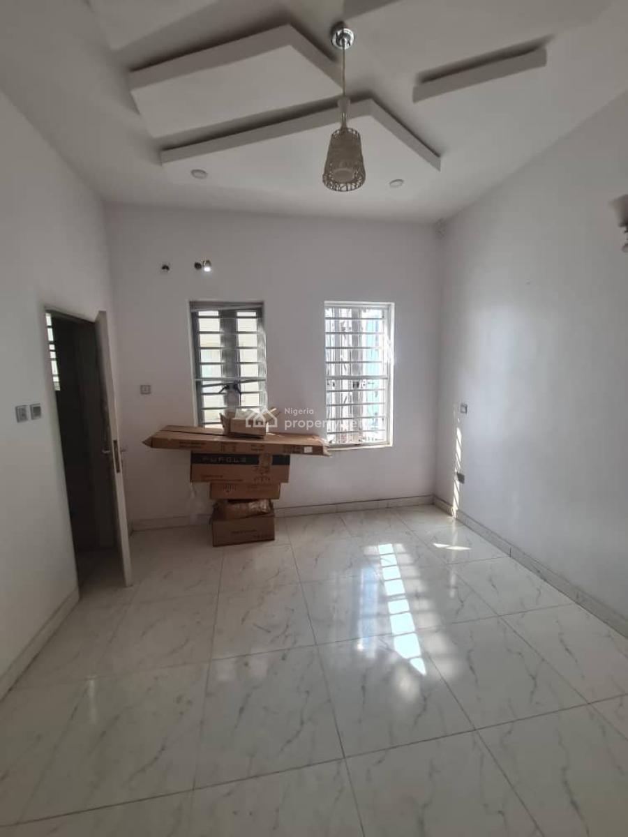 a Well Maintained  4 Bedroom  Semi-detached Duplex with a Room Bq, Oral Estate, Lekki, Lagos, Semi-detached Duplex for Rent