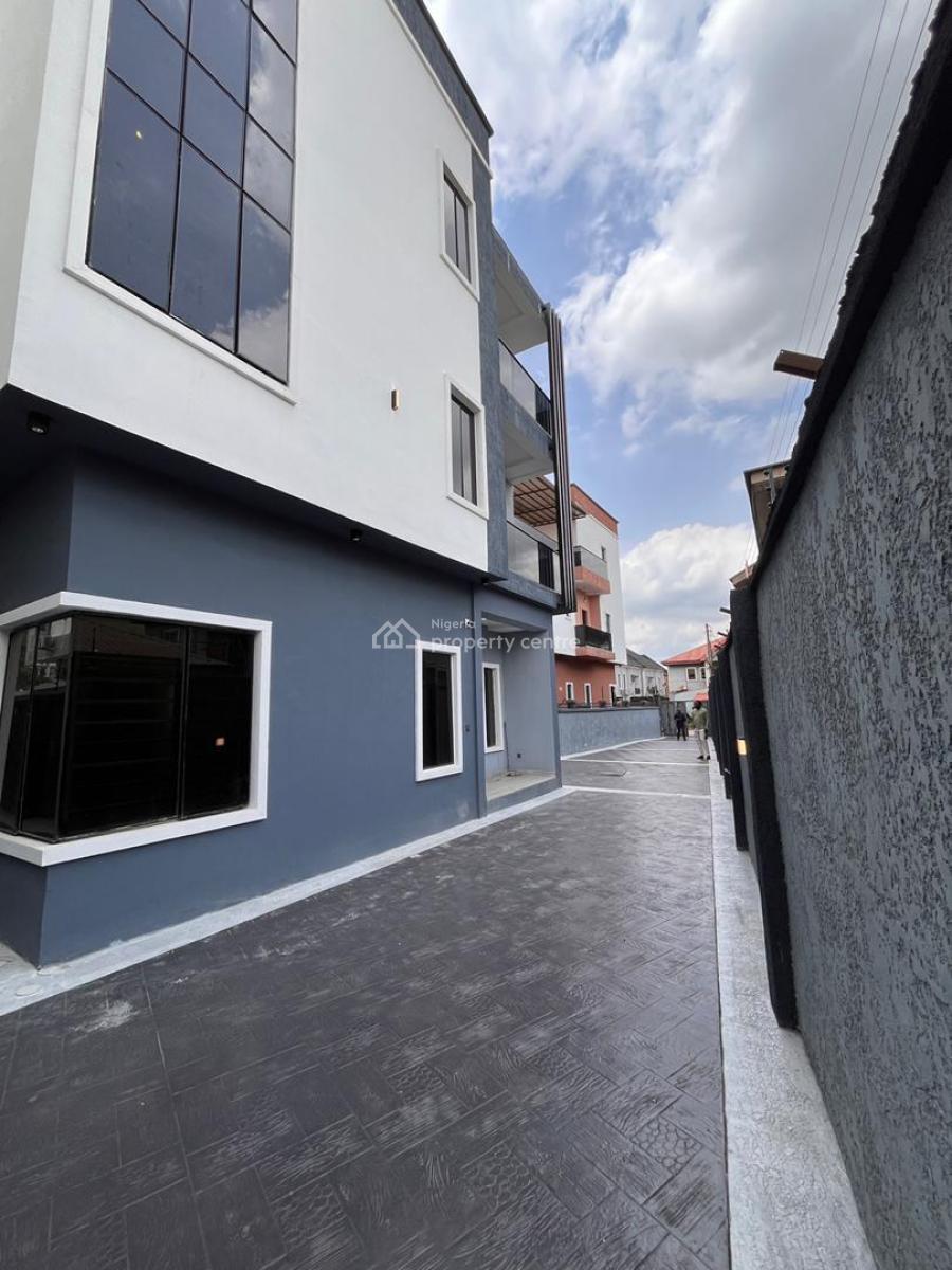 5 Bedroom House with a Study and Bq, Magodo, Gra Phase 1, Magodo, Lagos, Detached Duplex for Sale