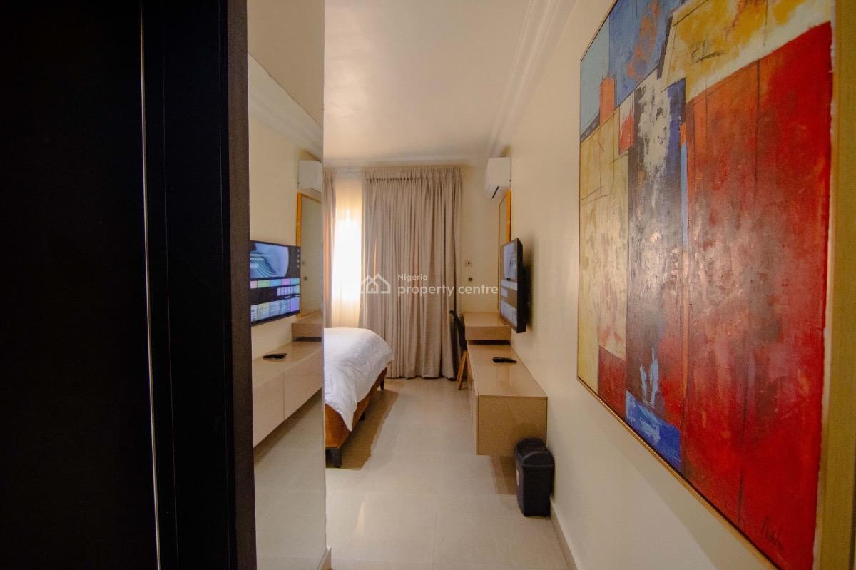 Beautifully Upgraded 3 Bedroom Apartment, Off Admiralty Way, Lekki Phase 1, Lekki, Lagos, Flat / Apartment for Rent
