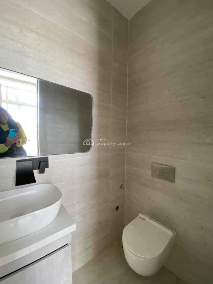 a Tastefully Finished 2 Bedroom Penthouse with Bq in a Secure Estate, Lekki Phase1, Lekki, Lagos, House for Sale