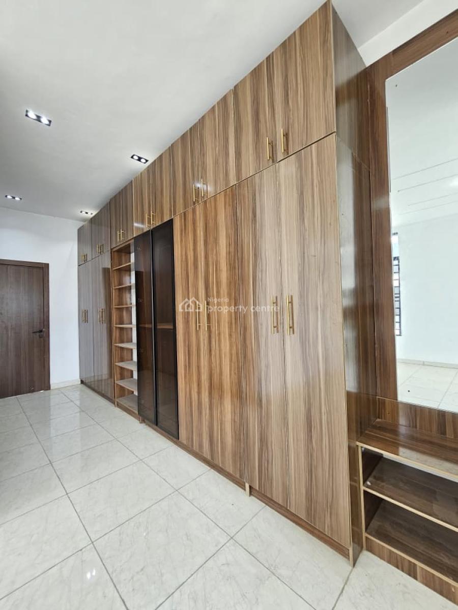 Aesthetically Built, Self Compound 4 Bedroom Semi-detached with Bq, Ikota, Lekki, Lagos, Semi-detached Duplex for Sale