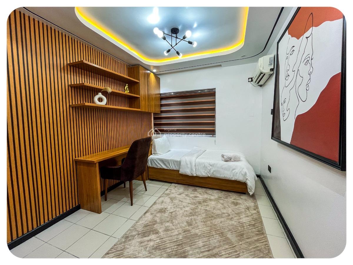 Cozy 3 Bedroom with Pool, Victoria Island (vi), Lagos, Flat / Apartment Short Let
