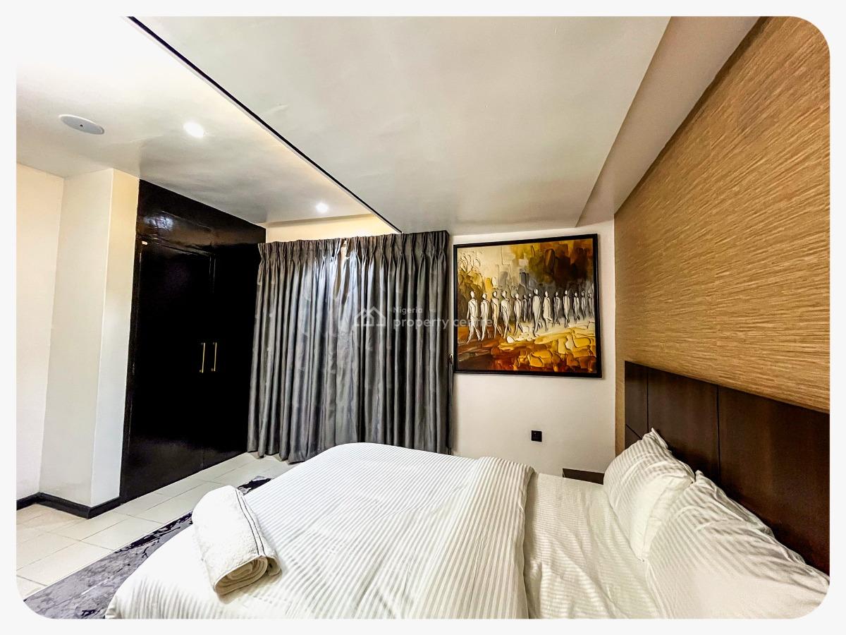 Cozy 3 Bedroom with Pool, Victoria Island (vi), Lagos, Flat / Apartment Short Let
