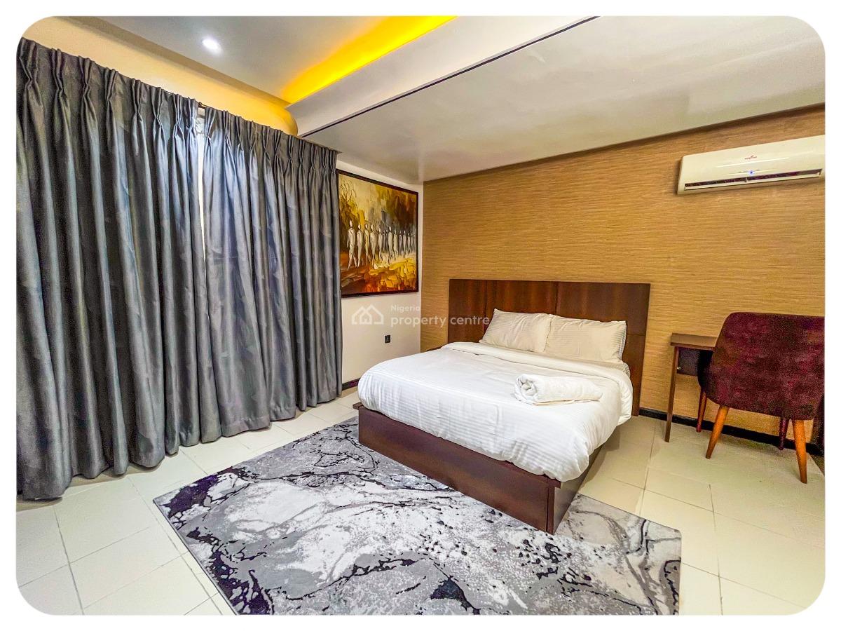 Cozy 3 Bedroom with Pool, Victoria Island (vi), Lagos, Flat / Apartment Short Let