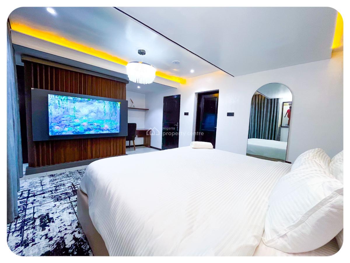 Cozy 3 Bedroom with Pool, Victoria Island (vi), Lagos, Flat / Apartment Short Let