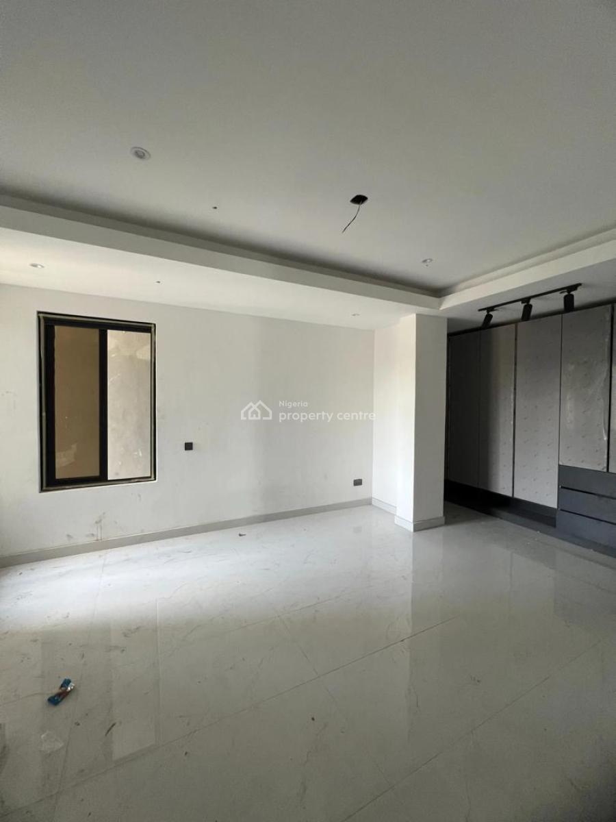 Luxurious 4 Bedroom Maisonette with 2bq, 2living Rooms, Swimming Pool,, Old Ikoyi, Ikoyi, Lagos, Block of Flats for Sale