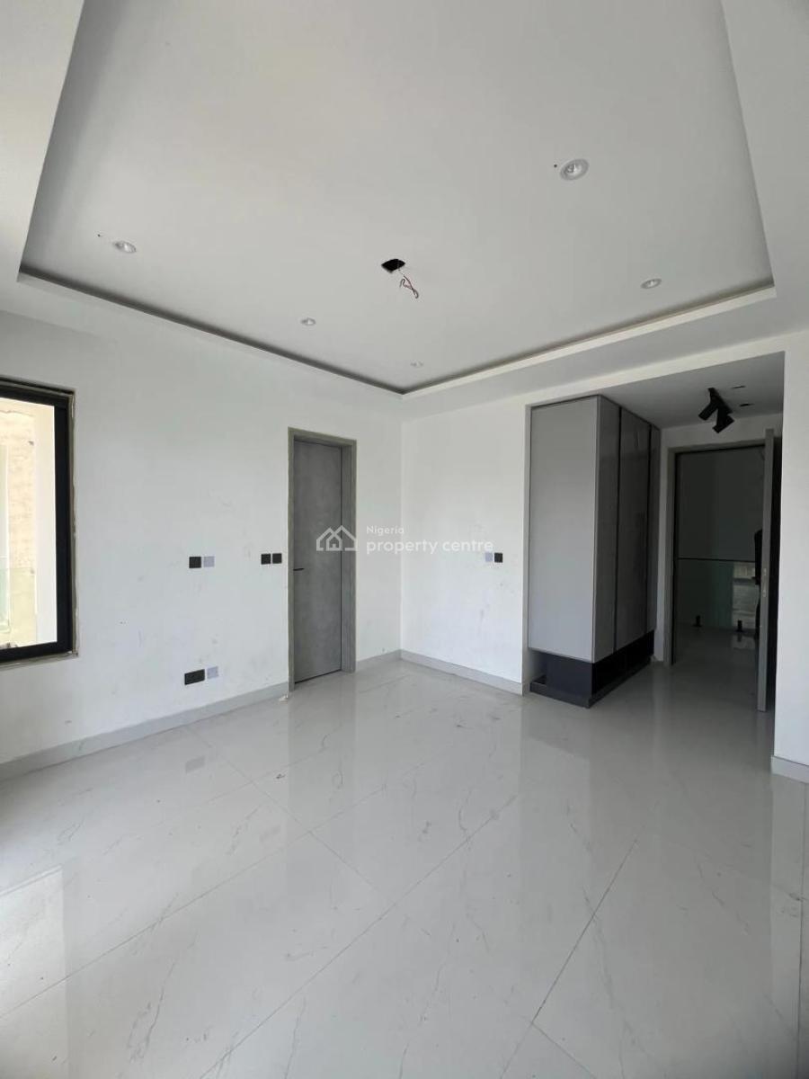 Luxurious 4 Bedroom Maisonette with 2bq, 2living Rooms, Swimming Pool,, Old Ikoyi, Ikoyi, Lagos, Block of Flats for Sale