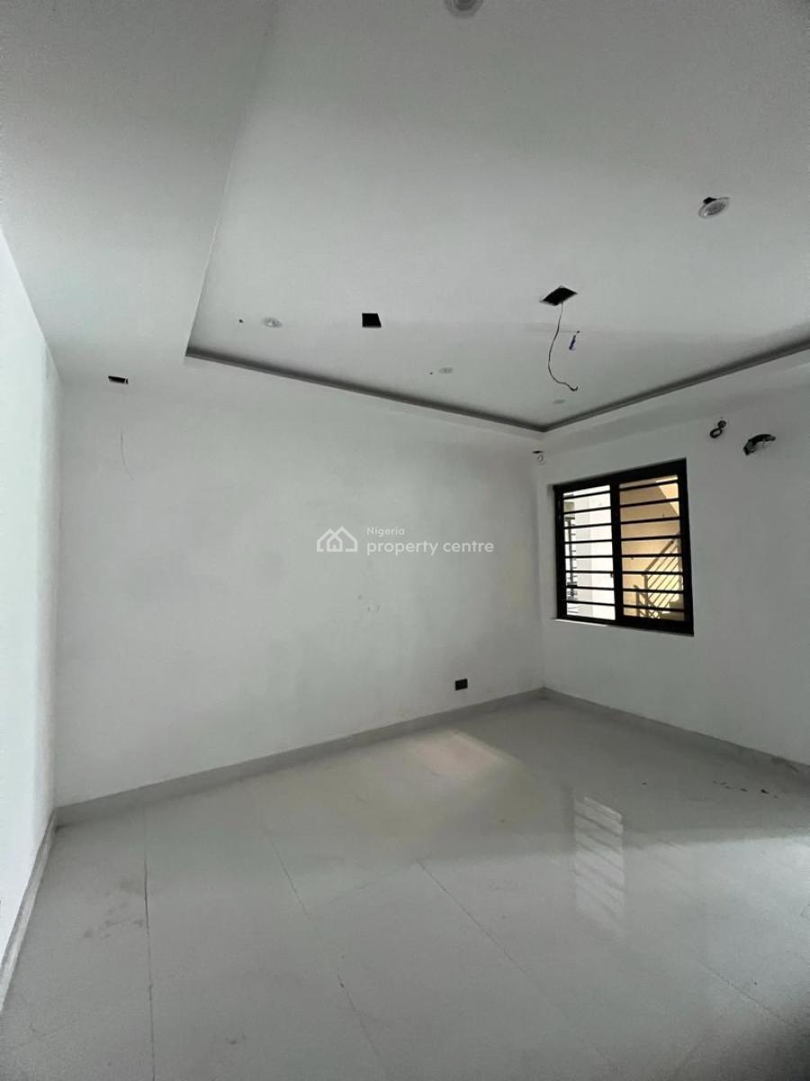 Luxurious 4 Bedroom Maisonette with 2bq, 2living Rooms, Swimming Pool,, Old Ikoyi, Ikoyi, Lagos, Block of Flats for Sale