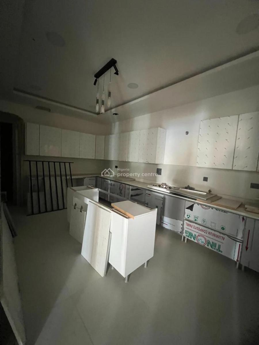 Luxurious 4 Bedroom Maisonette with 2bq, 2living Rooms, Swimming Pool,, Old Ikoyi, Ikoyi, Lagos, Block of Flats for Sale