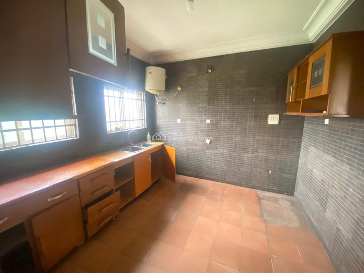 Luxury 3 Bedroom Flat with Spacious Compound, Lekki Right, Lekki Phase 1, Lekki, Lagos, Flat / Apartment for Rent