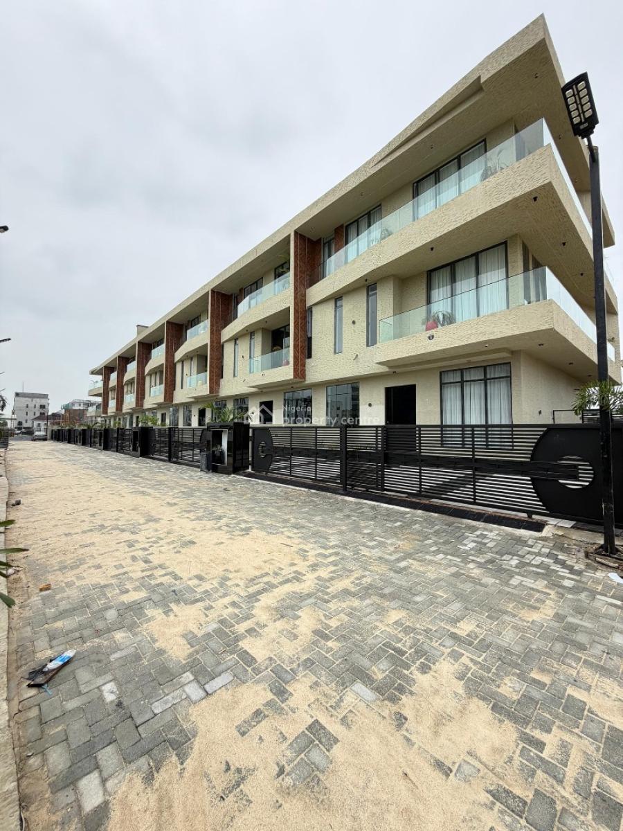 Self Compound 5 Bedroom Terraced Duplex in an Estate in Lekki Phase 1, in an Estate,, Lekki Phase 1, Lekki, Lagos, Terraced Duplex for Sale