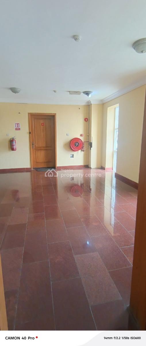 Fully Service 3 Bedroom Flat with Bq, Off Admiralty Way, Lekki Phase 1, Lekki, Lagos, Flat / Apartment for Rent
