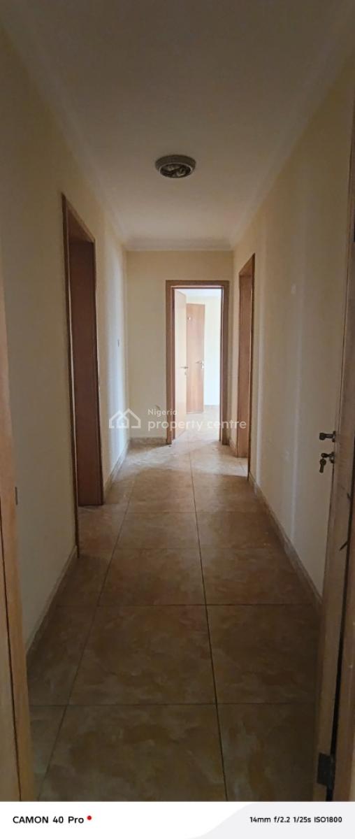 Fully Service 3 Bedroom Flat with Bq, Off Admiralty Way, Lekki Phase 1, Lekki, Lagos, Flat / Apartment for Rent