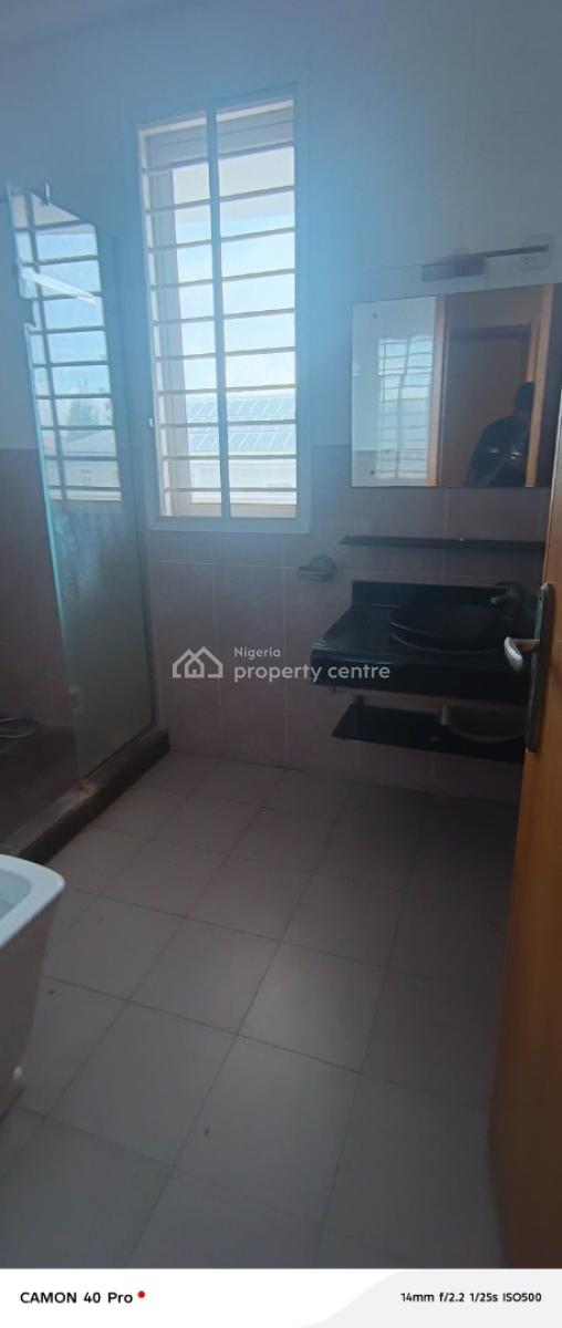 Fully Service 3 Bedroom Flat with Bq, Off Admiralty Way, Lekki Phase 1, Lekki, Lagos, Flat / Apartment for Rent