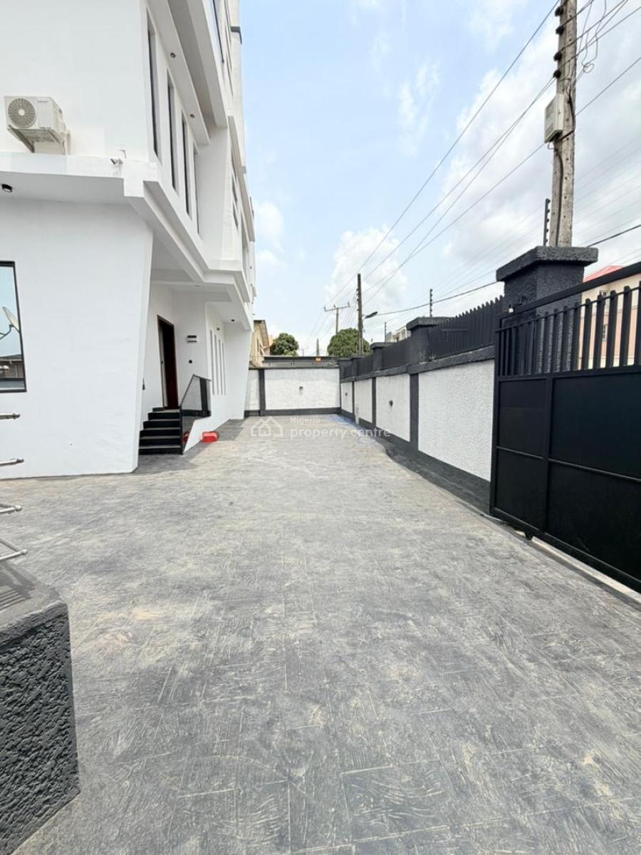5 Bedroom Detached Duplex at Magodo Phase 2, Gra Phase 2, Magodo, Lagos, Detached Duplex for Sale