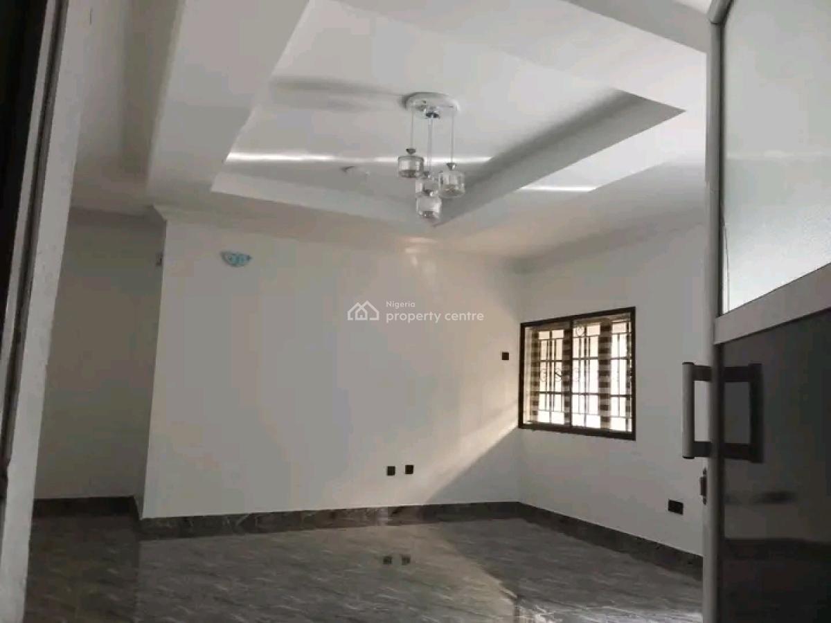 Lovely 3bedroom Flat Upstairs, Alashe Palace Estate, Ogombo, Ajah, Lagos, Flat / Apartment for Rent