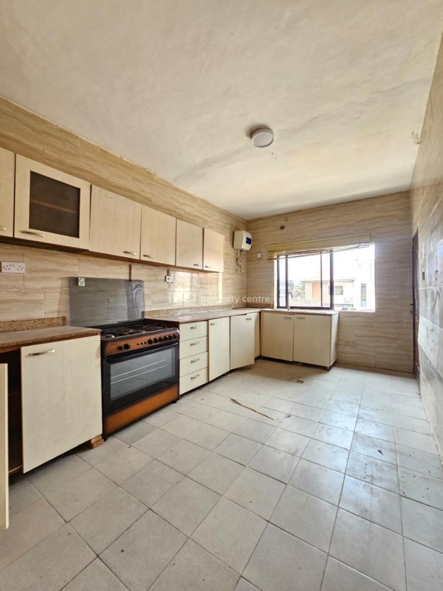 Lovely Well Spacious 3-bedroom Apartment with Bq, Lekki Phase 1, Lekki, Lagos, Flat / Apartment for Rent